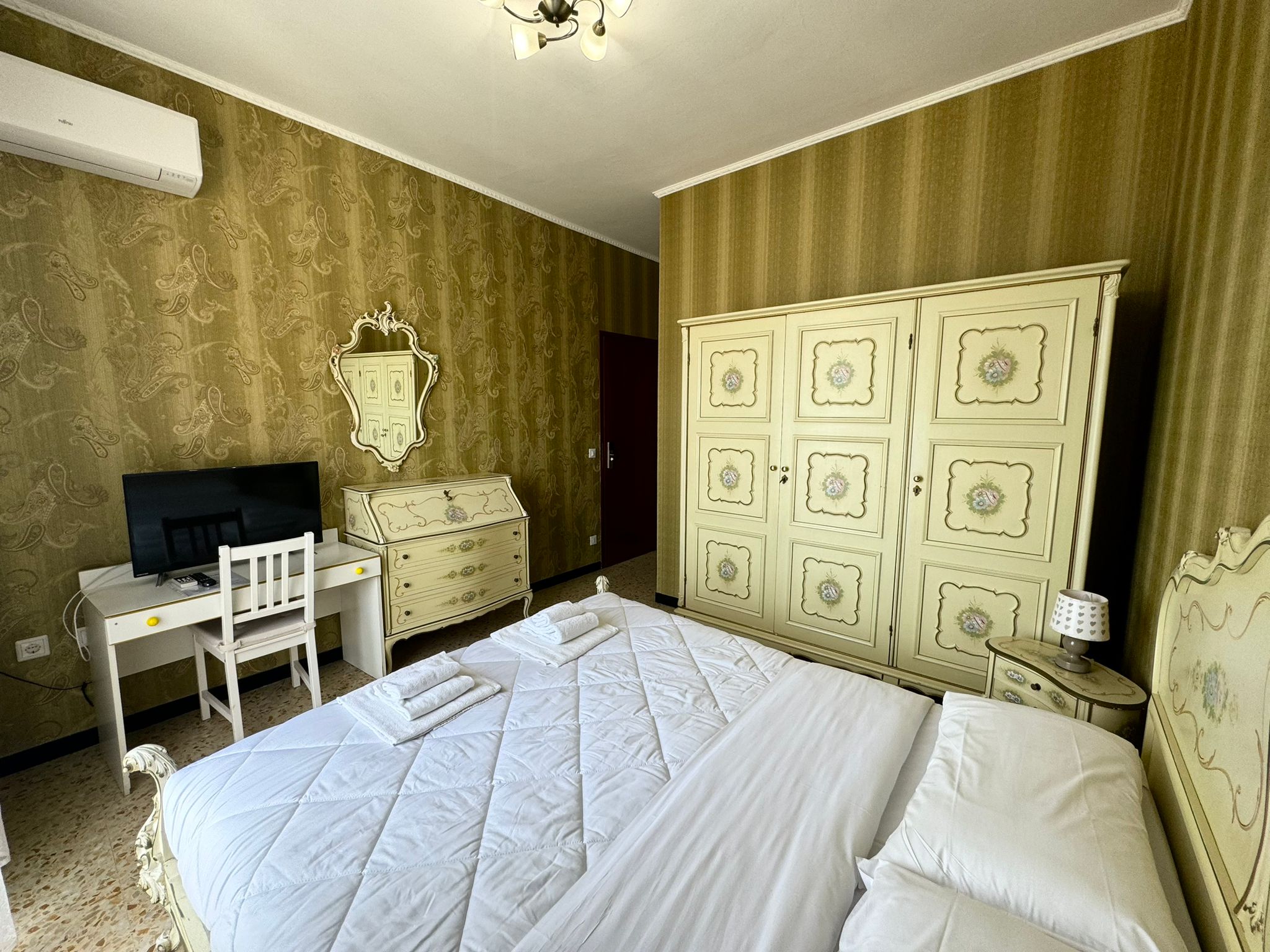 Camera 6